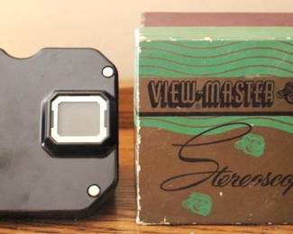 607 - Vintage View-Master Stereoscope, original box

