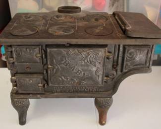 173 - Cast Iron Stove by Ideal Mfgr Co (As is) 9 x 13.5 x 9 Inches - not complete
