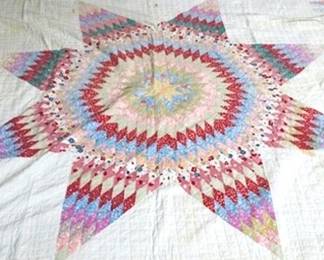 365 - Vintage hand stitched quilt - 80 x 71

