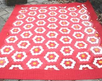 361 - Vintage hand stitched quilt - 82.5 x 70
