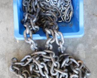 118 - Logging Chain w/Plastic Bin
