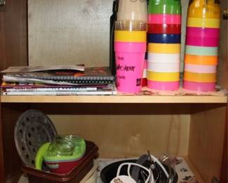 656 - Cabinet lot of items
