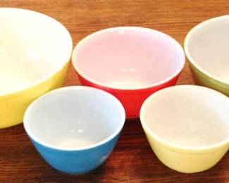 887 - 5pc Pyrex Mixing Bowls
