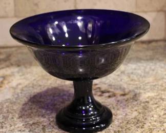 706 - Blue glass compote, 6 x 8
