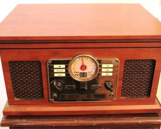 852 - Victrola Record Player / CD / Radio 10 x 18 x 13.5 Inches
