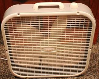 520 - Lasko Box Fan 21 x 21
