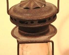 481 - Skaters Oil Lantern 7 Inches tall
