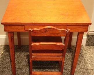 490 - Child's Table and Chair Set Table: 23.5 x 27 x 21 Inches Chair: 24 x 12 x 12 Inches
