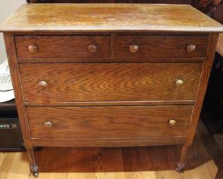 699 - Vintage oak 2 over 2 dresser, 35 x 38 x 18.5
