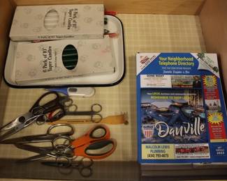 653 - Drawer lot of items
