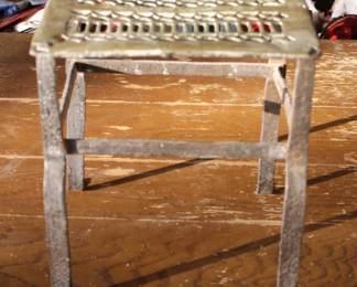 190 - Brass Trivet Stand 11 x 10 Inches
