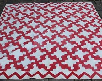 347 - Vintage hand stitched quilt - 78 x 81
