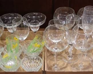 719 - 2 Tray lot glassware
