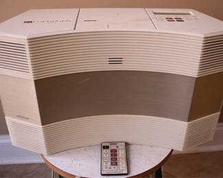 635 - Bose Acoustic Wave CD player/ radio w/ remote 10 x 6 x 17.5 model CD-3000
