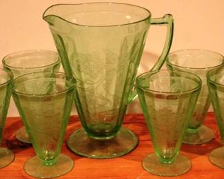 470 - Jeanette Floral Poinsettia pitcher set - 7pcs green depression glass
