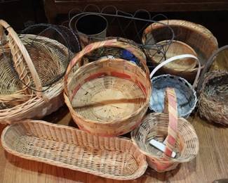 745 - Assorted baskets
