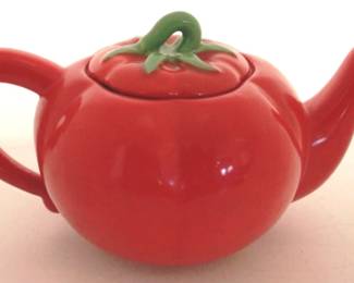 800 - Pantry Tomato USA Teapot 9.5 x 6 Inches
