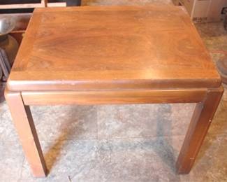 329 - Wood Table - 20 x 25 x 19
