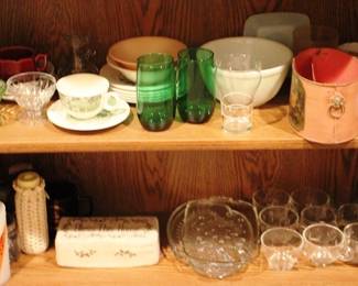 461 - 2 Shelf Lots Assorted Items Glassware, Luncheon Set
