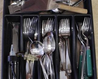 657 - Assorted flatware
