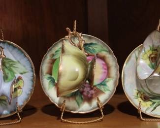 710 - 3 Cups & saucers
