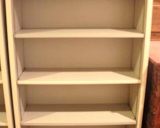 385 - Bookshelf - 60.5 x 12 x 34
