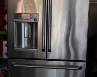 86 - GE Stainless Steel French Door Refrigerator 70.5 x 35.5 x 33
