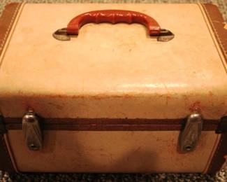 587 - Vintage Day cosmetic case 13 x 9 x 8 Inches

