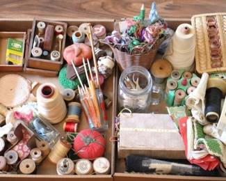 614 - 2 Tray lots sewing items
