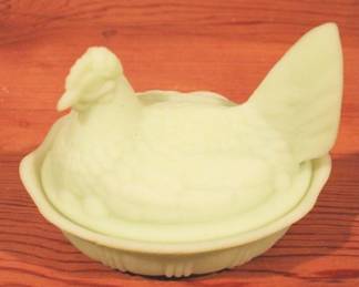 474 - Jadeite Hen on Nest 5 Inches Long
