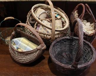 713 - Assorted baskets, 5 pc
