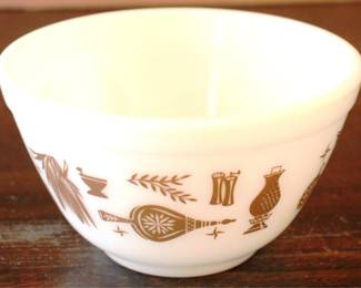 881 - Pyrex Early American Mixing Bowl 6 Inches
