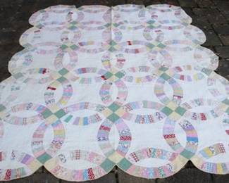 357 - Wedding Ring hand stitched quilt - 86 x 69
