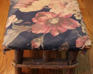 740 - Early stool, 8.5 x 12 x 12
