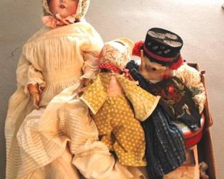 805 - Tray Lot of Assorted Items Dolls
