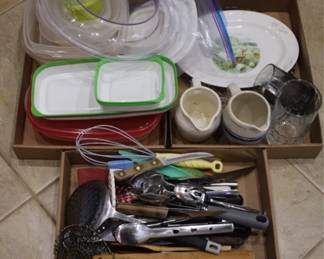 672 - 3 Tray lots assorted items
