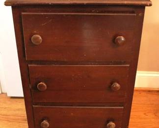 851 - 3 Drawer Chest 30 x 19,5 x 15.5 Inches
