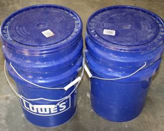 184 - Lowes 5 Gallon Buckets w/Lids
