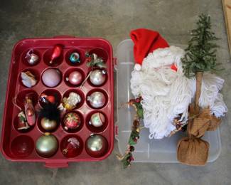 74 - Christmas Decorations Plastic Ornament Tote
