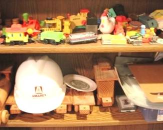 390 - 2 Shelves Assorted Items
