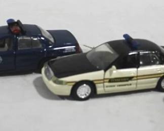 125 - 4 Die Cast Police Model Cars 5.25 Inch Long
