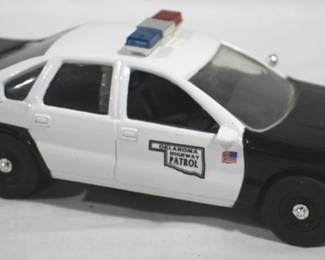 128 - 1995 Die Cast Chevy Caprice Police Car 1 / 24 Scale
