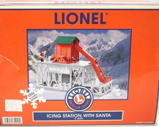 181 - Lionel Icing Station w/Santa in Box

