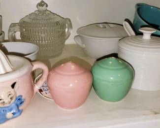 Old to new kitchen items, including old juicer and Bauer La Linda salt/peppers