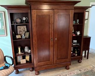 Super nice cabinet for TV or storage