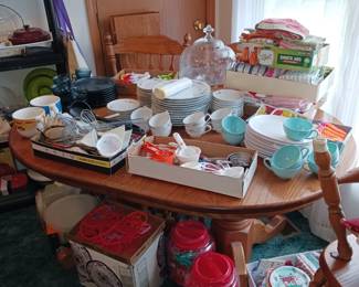 Amish Made Oak Dining Table with 6 Chairs and 2 Leaves