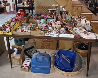 Even More Christmas Ornaments and Decor!