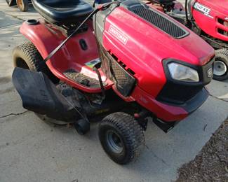 Craftsman T3200 Riding Mower. Needs Some Tinkering or Battery. Unsure of Condition 