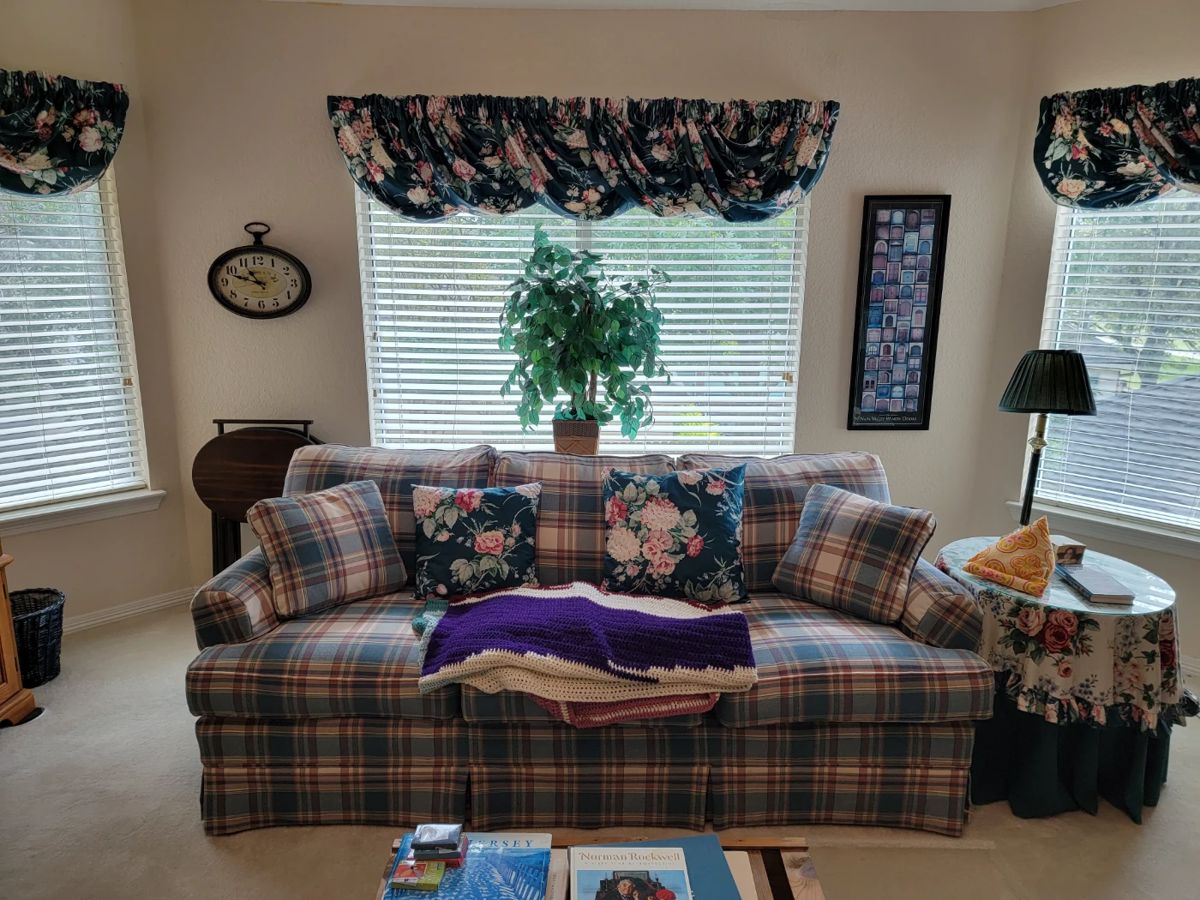 Blue Moon Estate Sale at Grand Lakes Roomful... starts on 12/9/2023