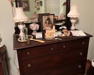 Antique 4 Drawer Dresser with mirror on legs, 